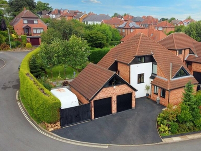 4 bedroom detached house for sale in Forge Hill, Chilwell, NG9