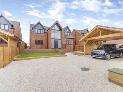 4 bedroom detached house for sale in Manor Road, Barton-in-Fabis, Nottingham, Nottinghamshire, NG11