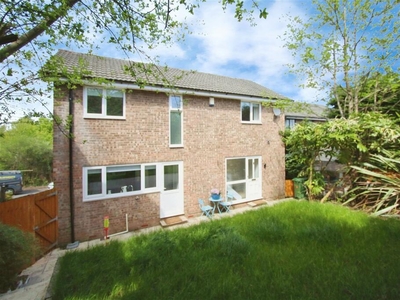 4 bedroom detached house for sale in Robin Close, Cardiff, CF23