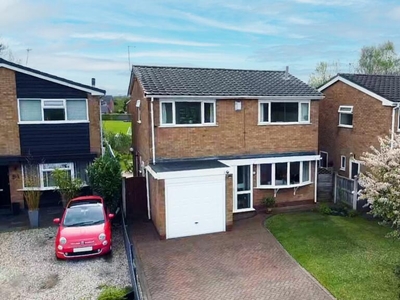 4 bedroom detached house for sale in Thackeray Drive, Vicars Cross, CH3