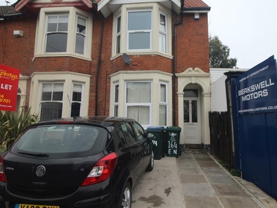 4 bedroom end of terrace house for rent in Earlsdon Avenue North, Earlsdon, Coventry, CV5 6GP, CV5
