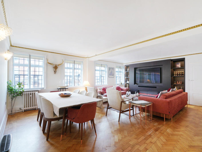 4 bedroom flat for rent in Chiltern Court,
Baker Street, NW1