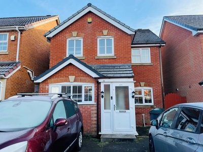 4 bedroom house for rent in Park View Close, Blurton, ST3