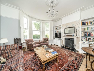4 bedroom semi-detached house for rent in Allison Road, London, W3
