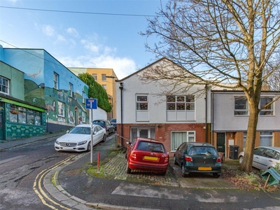 4 bedroom semi-detached house for sale in Dove Street, Bristol, BS2