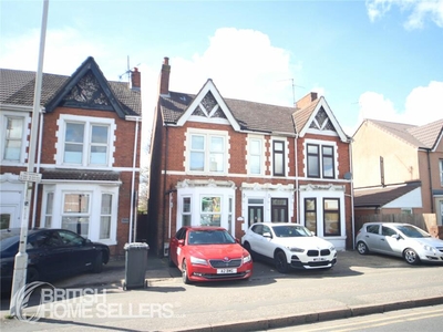 4 bedroom semi-detached house for sale in Lincoln Road, Peterborough, Cambridgeshire, PE1
