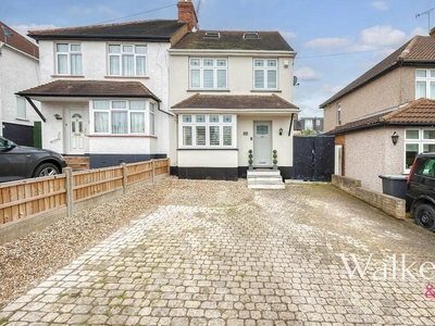 4 bedroom semi-detached house for sale in West Way, Brentwood, CM14