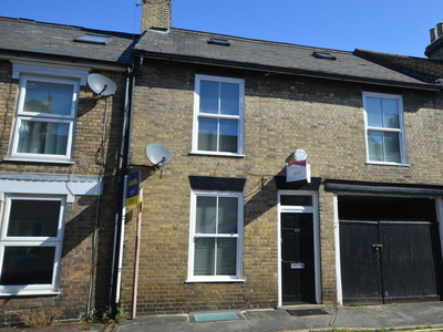 4 bedroom terraced house for rent in Bishops Road, Bury St Edmunds, IP33