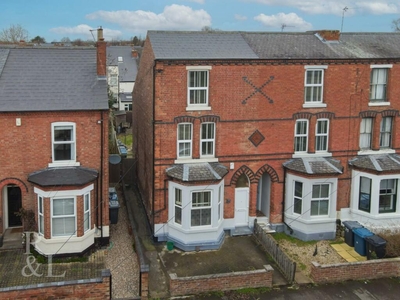 4 bedroom terraced house for sale in Charnwood Grove, West Bridgford, Nottingham, NG2