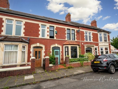 4 bedroom terraced house for sale in Fairfield Avenue, Victoria Park, Cardiff, CF5