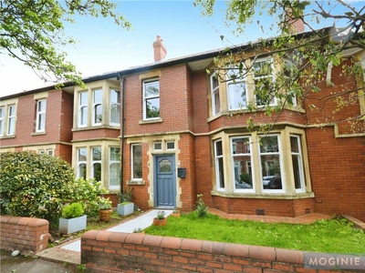 4 bedroom terraced house for sale in Llwyn-y-Grant Place, Penylan, Cardiff, CF23