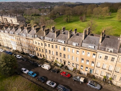 4 bedroom terraced house for sale in St. James's Square, Bath, BA1