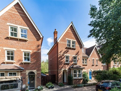 4 bedroom town house for sale in Rutherway, North Oxford, OX2