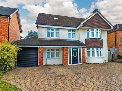 5 bedroom detached house for sale in Church Green Road, Bletchley, MK3