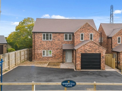 5 bedroom detached house for sale in Pickford View, Pickford Green Lane, Allesley, Coventry, CV5