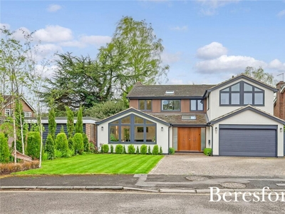 5 bedroom detached house for sale in Shenfield Place, Shenfield, CM15