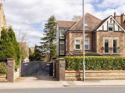 5 bedroom detached house for sale in Superb detached family home over 3,500 sq ft, M20