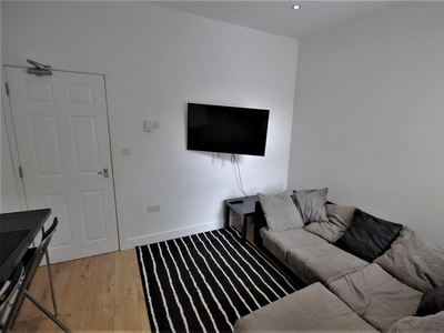 5 bedroom end of terrace house for rent in Gulson Road, Stoke, Coventry, CV1 2JH, CV1