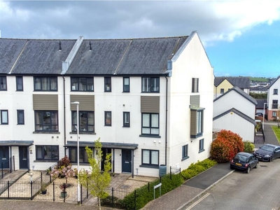 5 bedroom end of terrace house for sale in Saltram Meadow, Plymouth, PL9