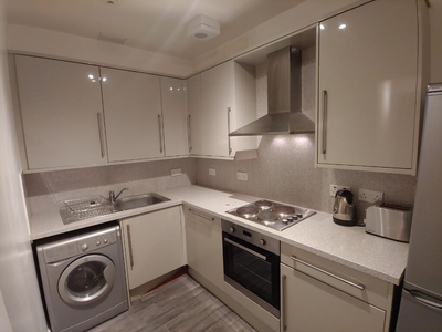 5 bedroom flat for rent in Hillside Street, Hillside, Edinburgh, EH7