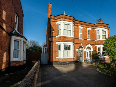 5 bedroom semi-detached house for sale in Rectory Road, West Bridgford, NG2