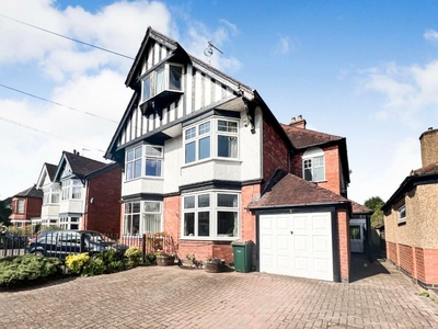 5 bedroom semi-detached house for sale in Styvechale Avenue, Earlsdon, Coventry, CV5