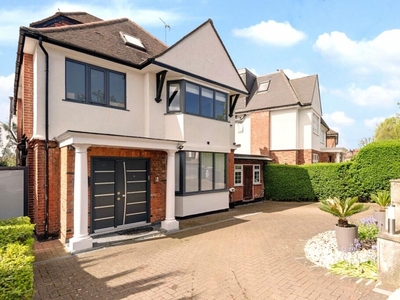 6 bedroom detached house for sale in Cranbourne Gardens, London, NW11