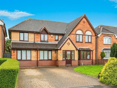 6 bedroom detached house for sale in Highbury Close, Nuthall, Nottingham, NG16
