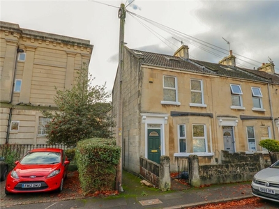 6 bedroom end of terrace house for sale in Caledonian Road, Oldfield Park, Bath, BA2