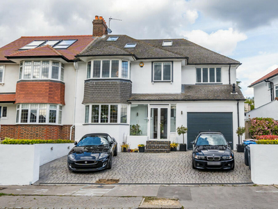 6 bedroom semi-detached house for sale in Crescent Way, Streatham, SW16