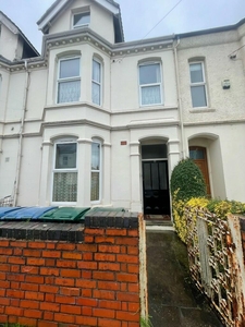 6 bedroom terraced house for sale in Large 6 Bedroom House with 6 Bedsits , CV1
