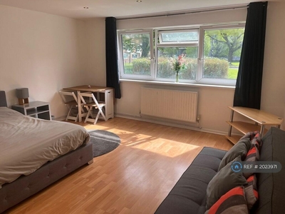 Studio flat for rent in Abbey Street, London, SE1