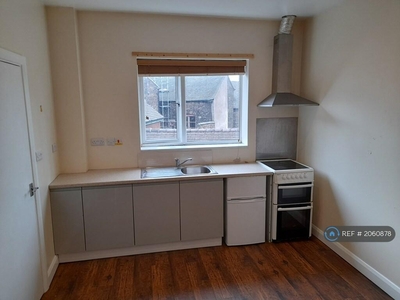 Studio flat for rent in Market Place, Stoke-On-Trent, ST6