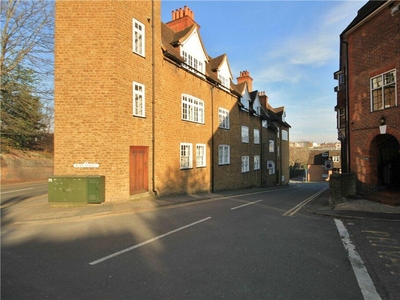 Studio flat for rent in Wycliffe Buildings, Portsmouth Road, Guildford, Surrey, GU2
