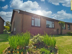 2 bed semi-detached bungalow for sale in Erskine