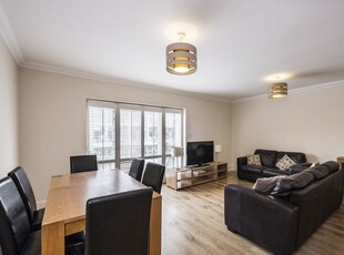 2 bedroom property to let in Folgate Street E1, EPC: C