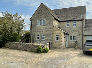 4 bedroom property for sale in Ivy Lodge Barns, Birdlip, Gloucester, GL4