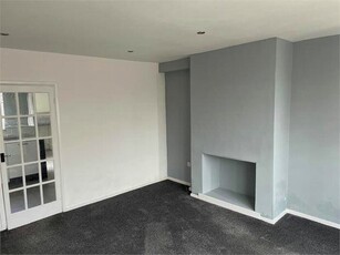 4 Bedroom Semi-Detached House To Rent