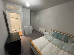 Room in a Shared House, Commercial Road, PL4