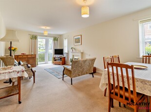 2 Bedroom Retirement Apartment For Sale in Howden, East Riding of Yorkshire