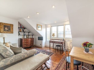 Flat in Fordwych Road, West Hampstead, NW2