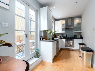 Upper Richmond Road, London, SW15 2 bedroom flat/apartment in London