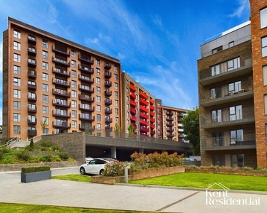 2 bedroom apartment for sale in Springfield Park, Maidstone, ME14