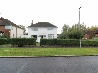 3 bedroom detached house for sale in PLANNING FOR X3 2 BEDROOM HOUSES Orchard Way, Luton, LU4