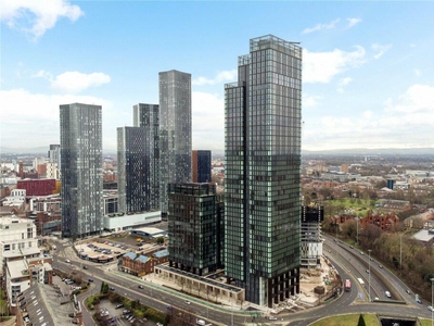 3 bedroom penthouse for sale in Elizabeth Tower, 141 Chester Road, Manchester, M15