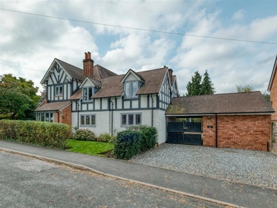 5 bedroom detached house for sale in West Heath Road, Northfield, Birmingham, B31 3HB, B31