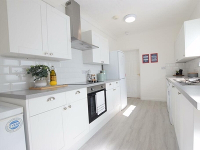 5 bedroom end of terrace house for rent in Saxon Street - Student House - 24/25, LN1