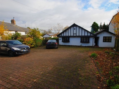 Country house for sale in Cummings Farm Lane, Newport Road, Old St. Mellons, Cardiff CF3