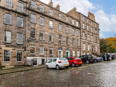 Duplex for sale in 12B Dundonald Street, New Town, Edinburgh. EH3
