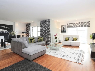 Penthouse for sale in Greyfriars Road, Cardiff CF10